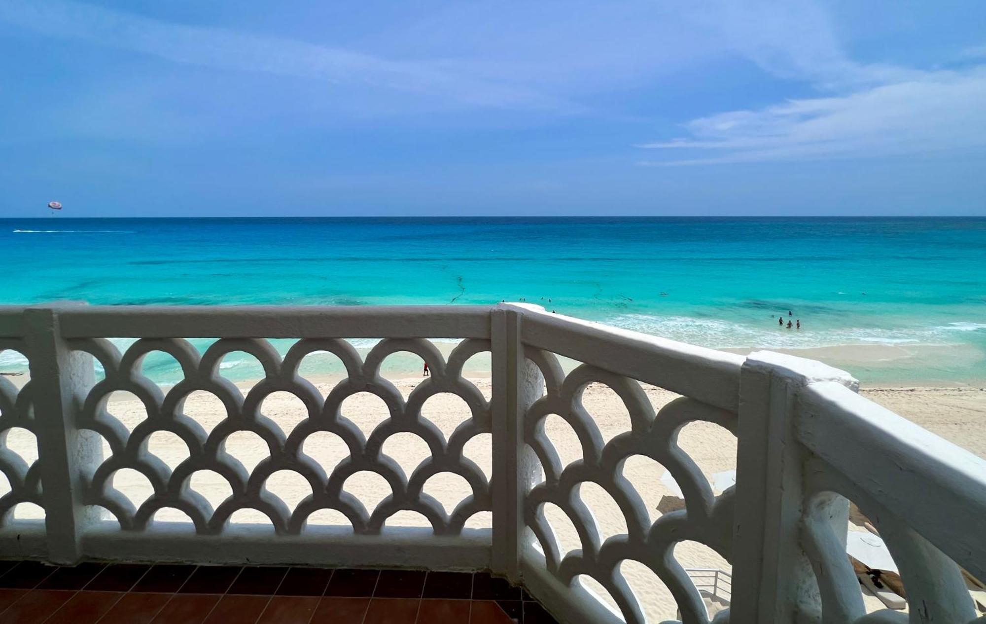 Beachside Apartments Канкун Экстерьер фото