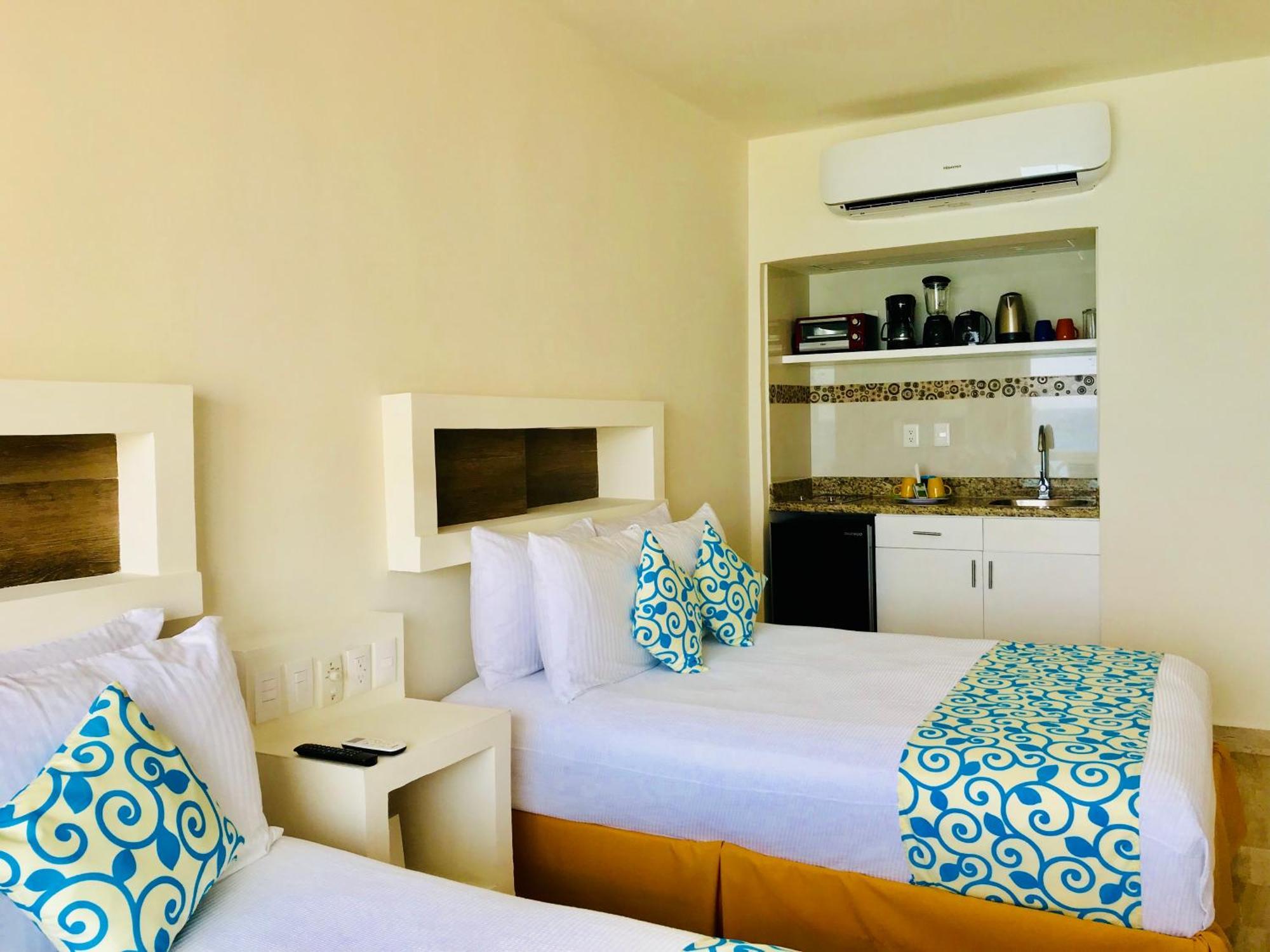 Beachside Apartments Канкун Экстерьер фото